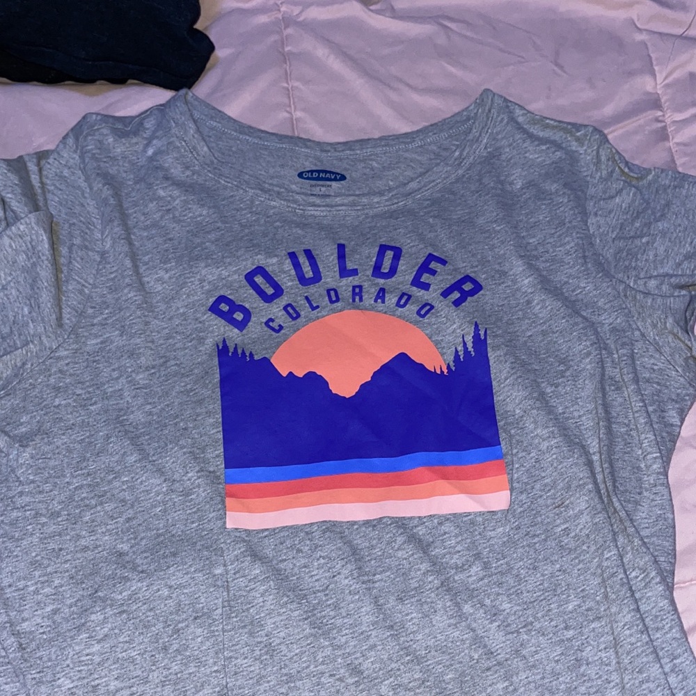 Size large old navy shirt